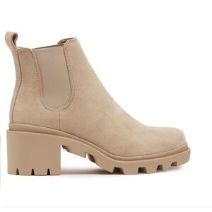 Steve Madden Hadlee Chelsea Ankle Boot in Sand Suede 8.5